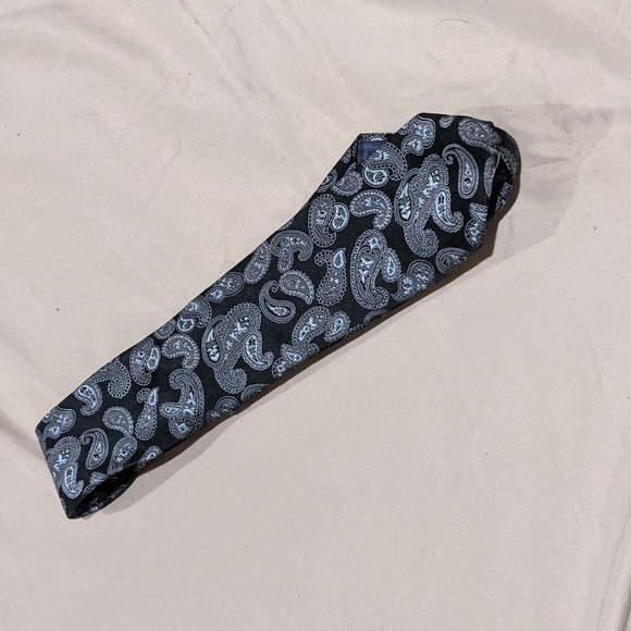 Joseph Abboud Other - Black and silver paisley Joseph Abboud tie